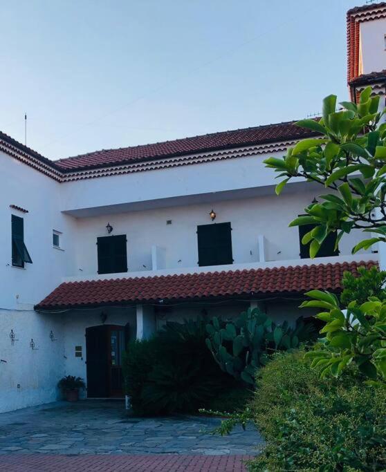 Pietra Ligure - Essential With Swimming Pool Apartamento Exterior foto